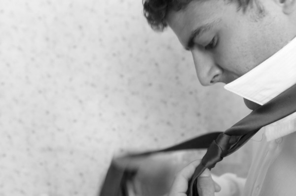 groom-getting-ready