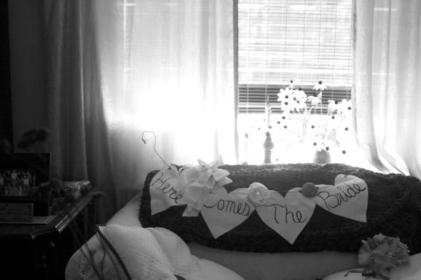 here-comes-the-bride-sign