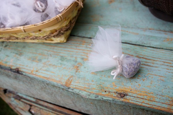 lavender-wedding-getaway-toss
