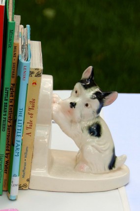 vintage-book-birthday-party-centerpieces