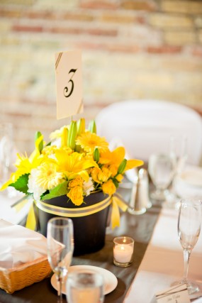 yellow-flower-centerpiece yellow-flower-centerpiece