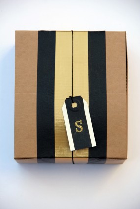 diy-masking-tape-duct-tape-gift-wrap