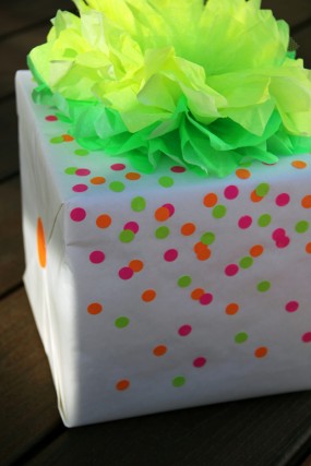 diy-neon-gift-packaging diy-neon-gift-packaging