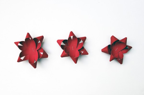 making-christmas-bows