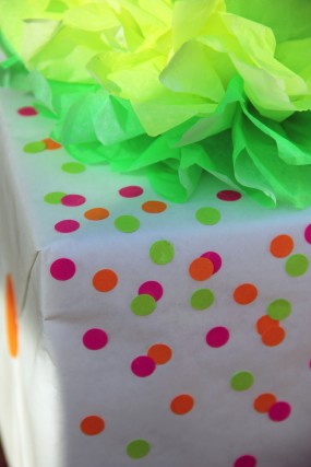 neon-confetti-diy-gift-wrap neon-confetti-diy-gift-wrap