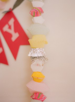 diy-cupcake-liner-garland