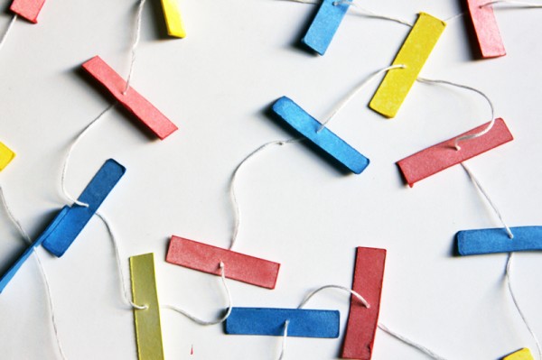 paper-confetti-garland