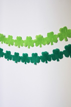 diy-shamrock-streamer-garland diy-shamrock-streamer-garland