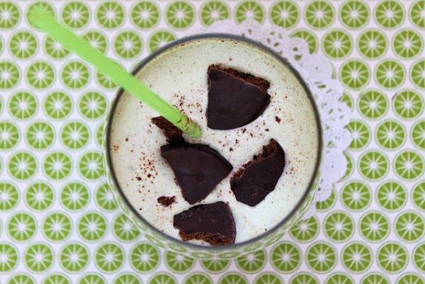 girl-scout-cookie-thin-mint-shake girl-scout-cookie-thin-mint-shake
