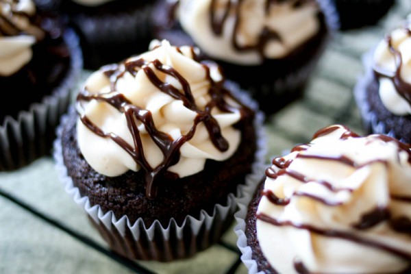guiness-and-baileys-cupcakes guiness-and-baileys-cupcakes