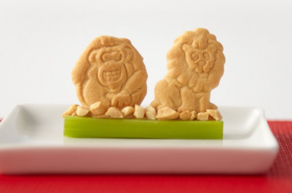 animal-cracker-celery-sticks