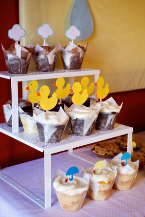 blue-yellow-baby-shower-cupcakes blue-yellow-baby-shower-cupcakes