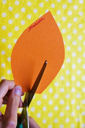 paper-flower-diy-place-card paper-flower-diy-place-card