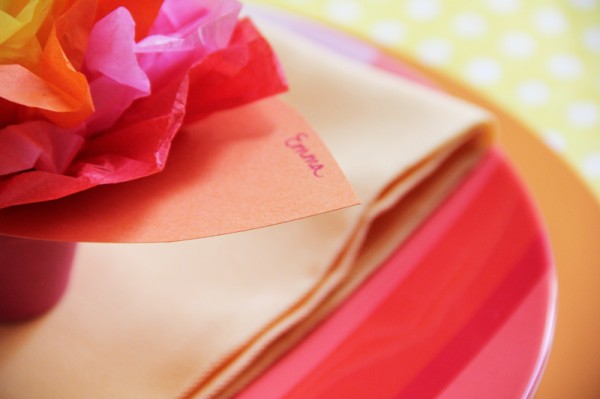 place-cards-and-paper-flowers place-cards-and-paper-flowers