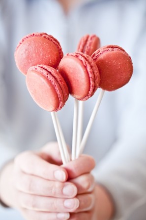 raspberry-macarons-passover-desserts