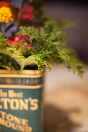vintage-tins-wedding-centerpieces