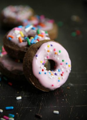 chocolate-donut-drink-cup-garnish chocolate-donut-drink-cup-garnish
