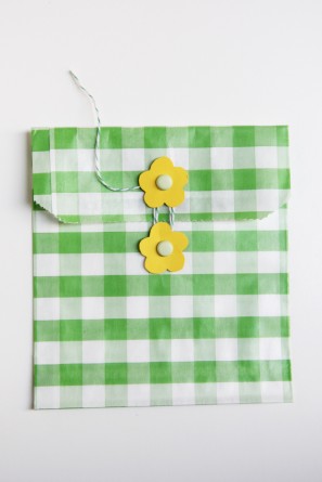 diy-flower-envelopes diy-flower-envelopes