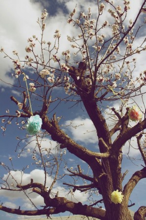 diy-garden-party-tree-poms diy-garden-party-tree-poms