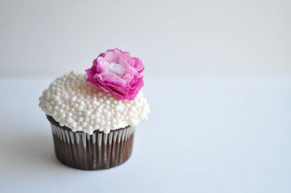 diy-paper-flower-cupcake-toppers