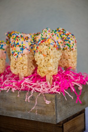 rice-krispie-treat-pops rice-krispie-treat-pops