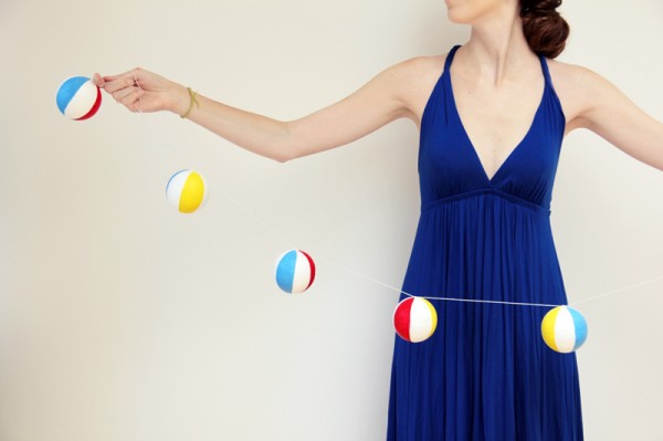 DIY Beach Ball Garlands Tutorial DIY Beach Ball Garlands Tutorial
