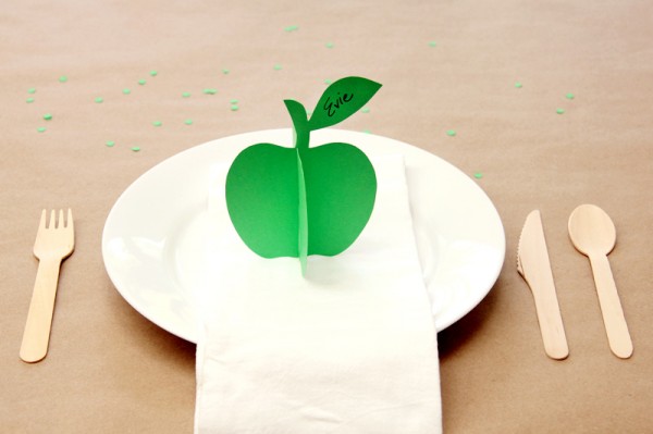 DIY 3D Apple Place Cards DIY 3D Apple Place Cards