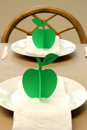 Printable DIY 3D Apple Place Cards for Fall Printable DIY 3D Apple Place Cards for Fall
