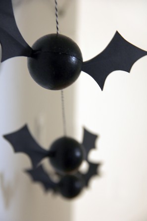 DIY Bat Garland DIY Bat Garland