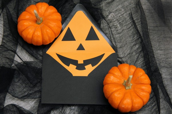 DIY Halloween Jack-o-Lantern Envelope Liners DIY Halloween Jack-o-Lantern Envelope Liners