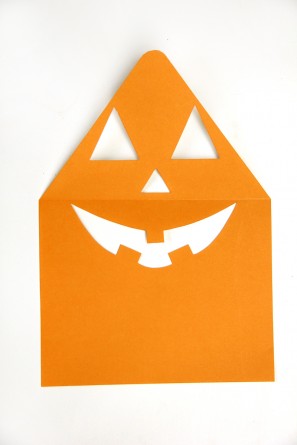 DIY Jack-o-Lantern Envelope Liner DIY Jack-o-Lantern Envelope Liner