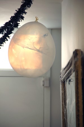 DIY Spider Web Balloons