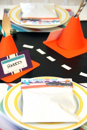 Vintage Car Tablescape Place Settings Vintage Car Tablescape Place Settings