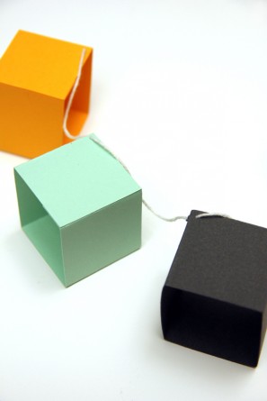 3D Box Garland