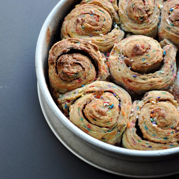 Birthday Cake Cinnamon Rolls Birthday Cake Cinnamon Rolls