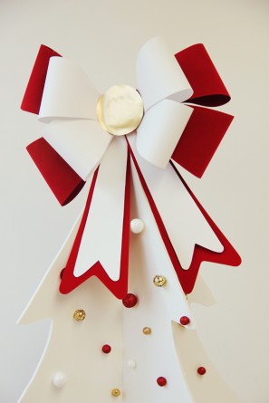 DIY Giant Bow Christmas Tree Topper DIY Giant Bow Christmas Tree Topper