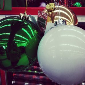 A Guide to Holiday DIY + Party Shopping