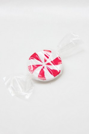 DIY Faux Peppermint Candies | Studio DIY (5) DIY Faux Peppermint Candies | Studio DIY (5)