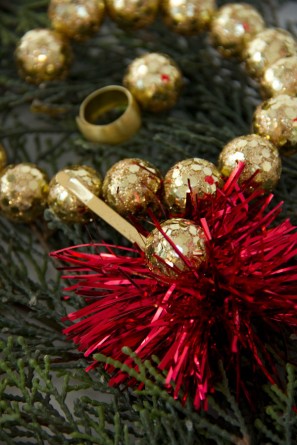 DIY Holiday Baubles DIY Holiday Baubles