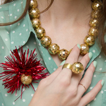 DIY-Gold-Holiday-Baubles