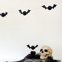 DIY-Halloween-Bat-Garland-600x399