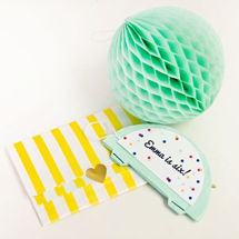 DIY-Honeycomb-Party-InvitationsThumb