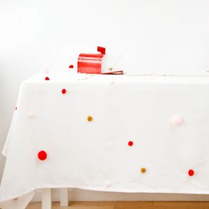 DIY-Pom-Pom-Tablecloththumb