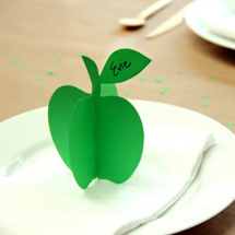 Printable-DIY-3D-Apple-Place-Cards-600x399