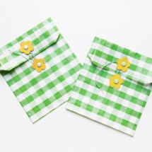 diy-gingham-flower-envelopes-297x197