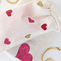 DIY-Glitter-Heart-Bags-for-Valentinesthumb