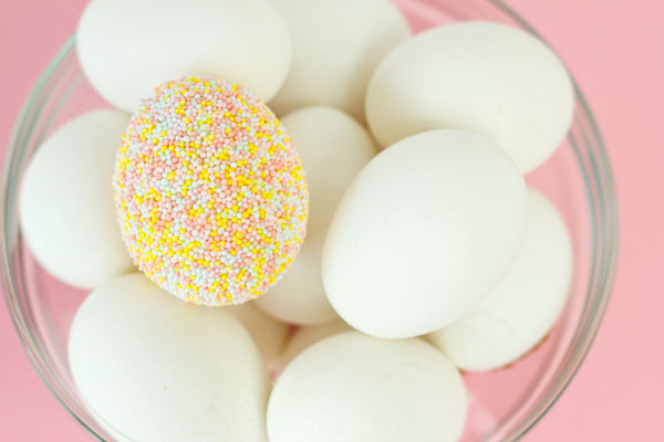 http://www.studiodiy.com/2013/03/20/diy-sprinkle-easter-eggs/