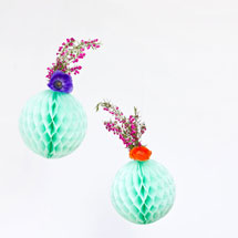 DIY-Fresh-Flower-Honeycomb-Decorthumb
