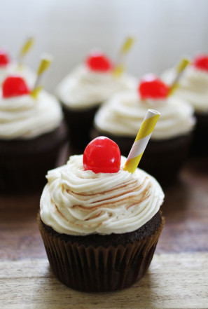 Root Beer Float Cupcakes