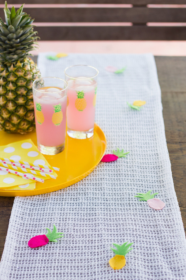 DIY Pineapple Table Runner